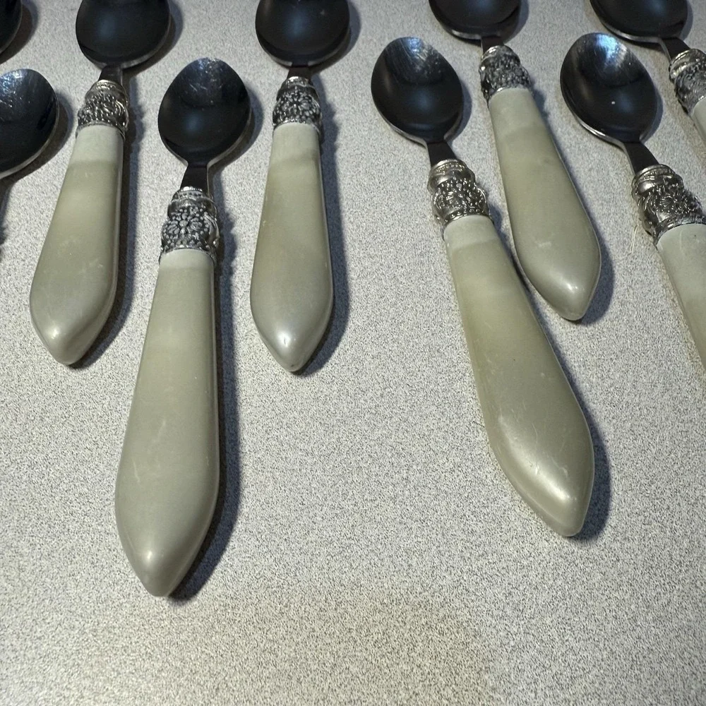 Pioneer Woman COWGIRL LACE GRAY Service 11‎ Pieces Stainless Flatware Silverware